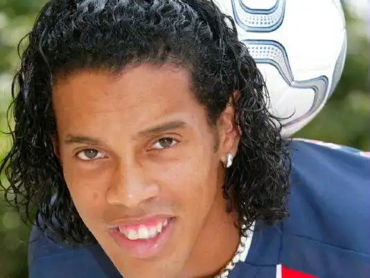 然在主场作 然在主场作