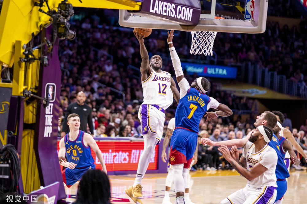 明了他在英 明了他在英